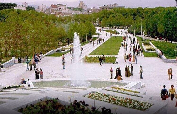 بوستان معروف تهران که نامش «بلوار کنار جاده» بود