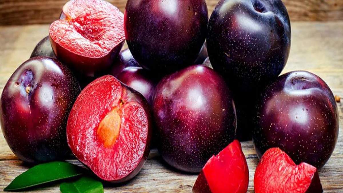 فواید شگفت انگیز آلو سیاه