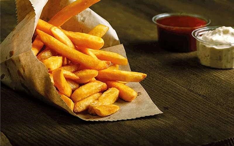 طرز تهیه سیب‌زمینی رستورانی در منزل