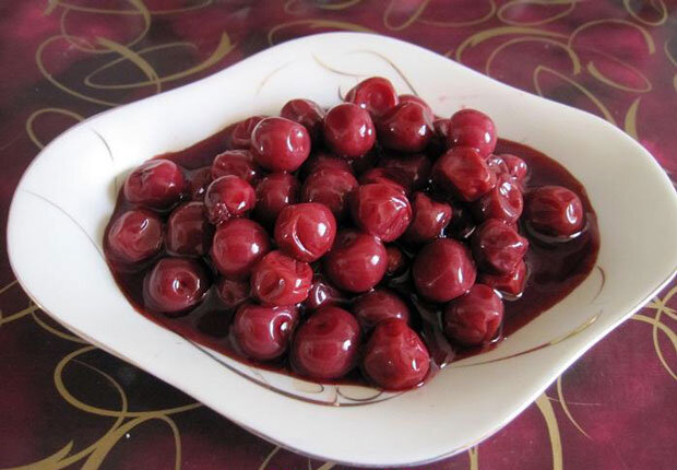طرز تهیه ترشی آلبالو خوشرنگ و خوشمزه به روش خانگی