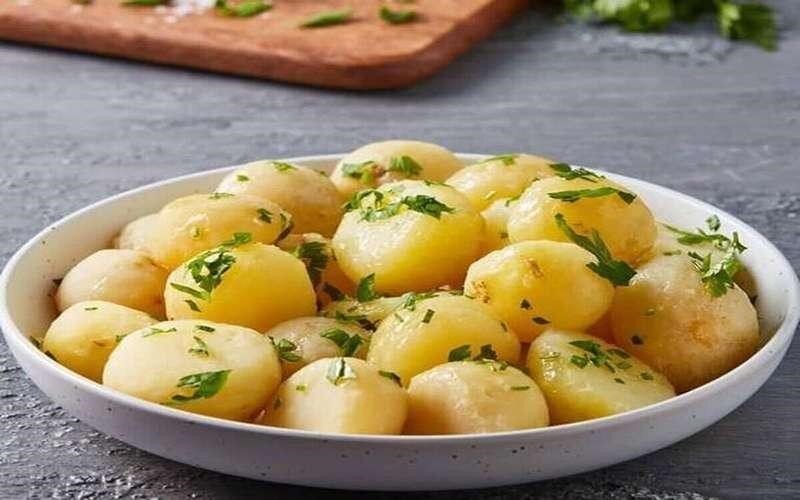 طرز تهیه سالاد سیب‌زمینی اتریشی + ترفندهای جدید